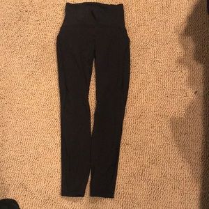 Lululemon size 2 leggings.